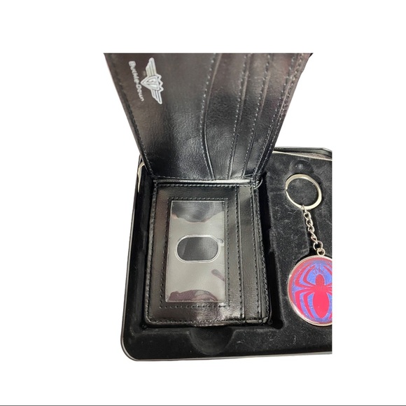 NWT In Gift Box Men’s Marvel Amazing Spider-Man Trifold Wallet With Keychain - Picture 9 of 12